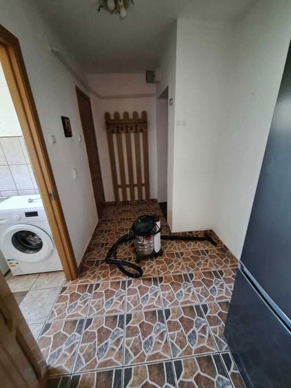 Apartament de inchiriat, 40 m2 in Olinsecu, etaj 3, liber din 1 iunie. Pentru detalii va rog mesaj in privat. - 3