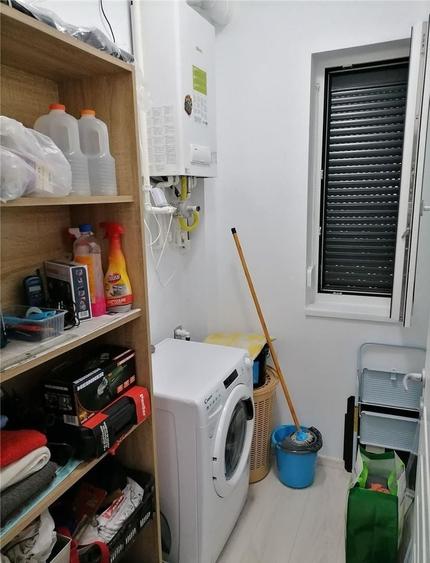 Decomandat. Bloc Nou. 2 Locuri de parcare - 8