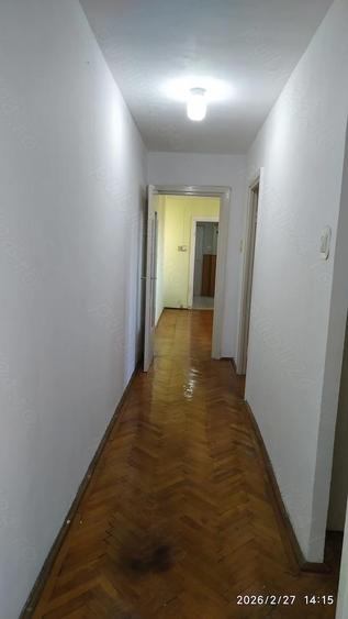 Vand Apartament 3 camere Circumvala?iunii zona Favorit - 4