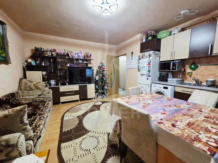 Apartament 3 camere la casa de vanzare in Zona Gusterita - 1