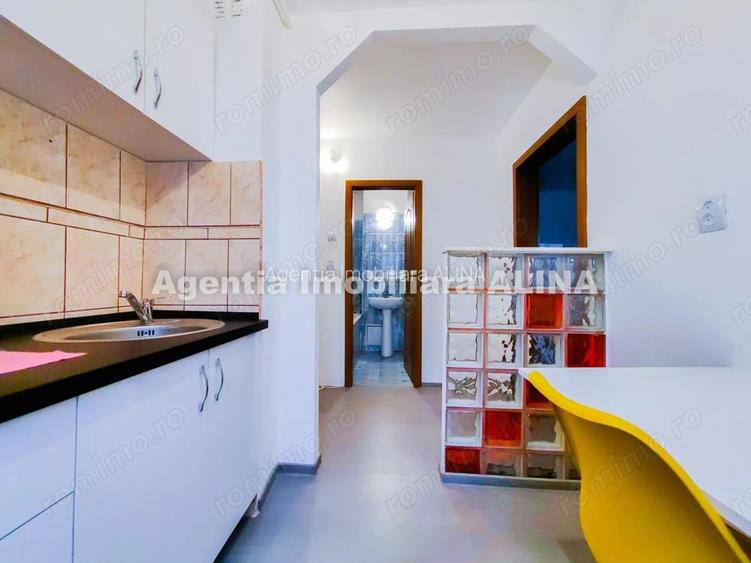 Garsoniera in Deva, zona Gojdu, str. Zamfirescu, 28 mp, decomandata, etaj 1, mobilata si utilata. Garsoniera in Deva, zona Gojdu, str. Zamfirescu, 28 mp, decomandata, etaj 1, mobilata si utilata.