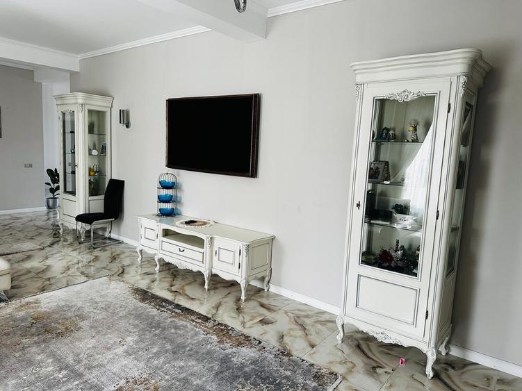 Casă individuală cu 7 camere cu Piscina în Corbeanca