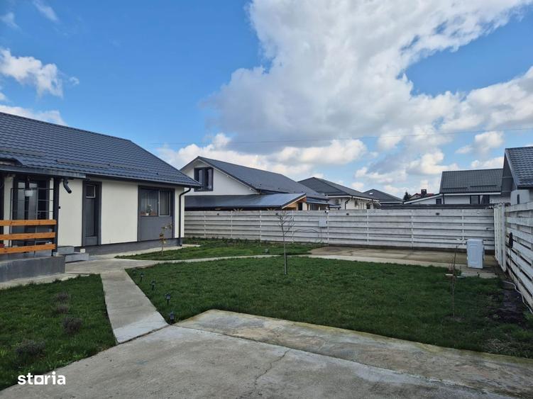 Casa Darza, curte spatioasa - 13