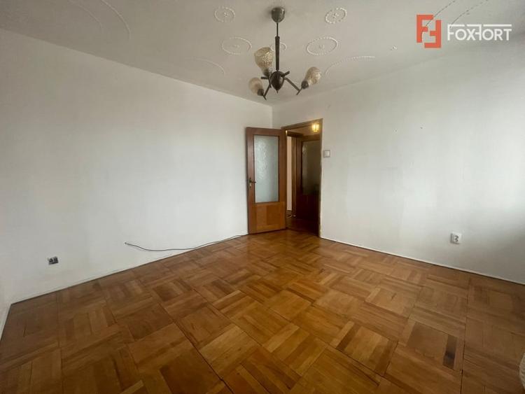 Apartament cu 2 camere, etaj 3, zona Podgoria - Arad - 10