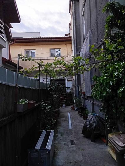 Particular vand vila langa Mall Vitan compusa din 4 apartamente cu intrari separate, colaboram cu agentii imobiliare - 6