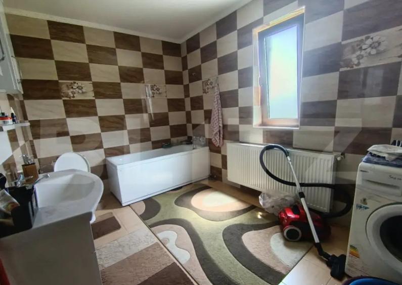 Casa de vanzare, cu 4 camere, 300 mp, zona exterior sud - 13