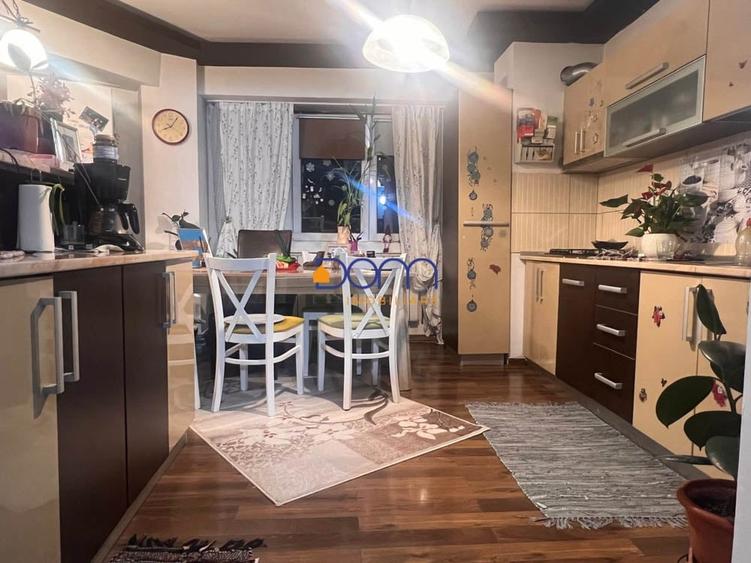 De vanzare apartament 4 camere ultracentral - 1