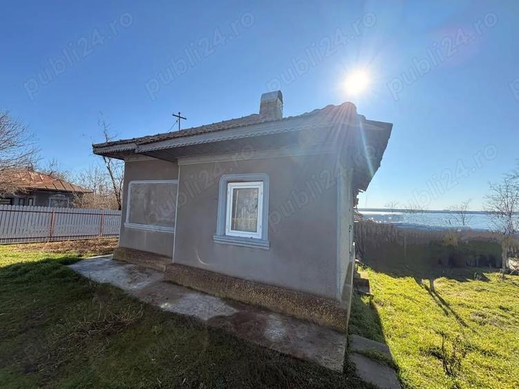 Vand casa la curte comuna Ulmu, judet Calrarasi la 200 m de lac! - 3