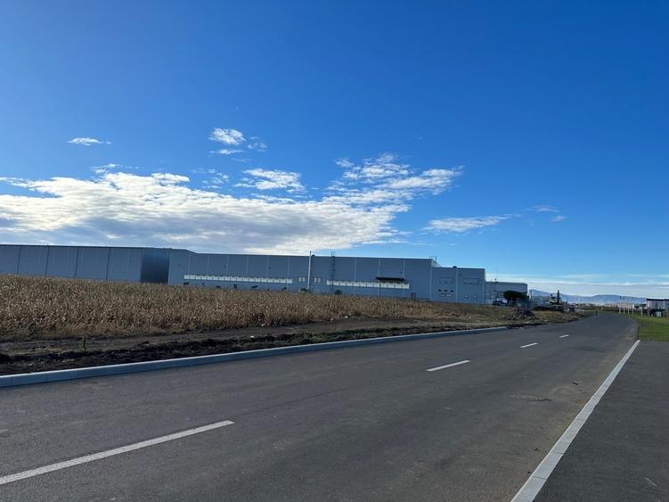 Teren intravilan 18.900 mp cu PUZ / Zona Industriala Vest Sibiu / str. Geneva - 4