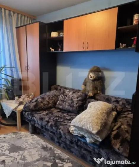 Apartament de vanzare, cu 4 camere, 4 balcoane, 75 mp, zona - 8