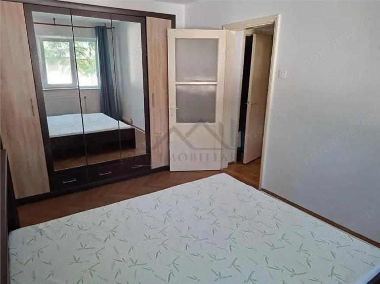 Apartament 2 camere Podu Ros Zona centrala, ideal pentru locuit sau investitie - 1