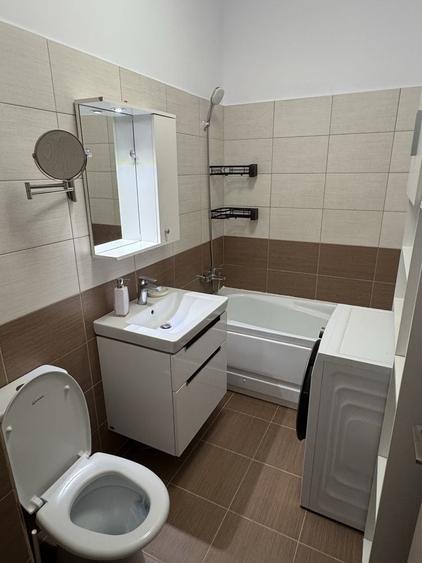 De inchiriat apartament 3 camere - 12