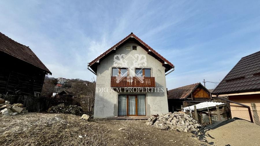 Casa individuala 6 camere, teren 700 mp, zona Dezmir - 2