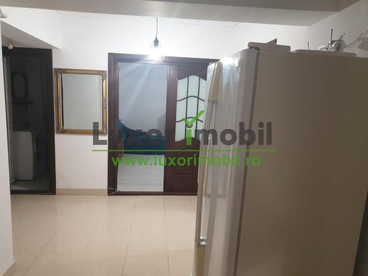 Apartament cu 3 camere decomandat în Centru Civic