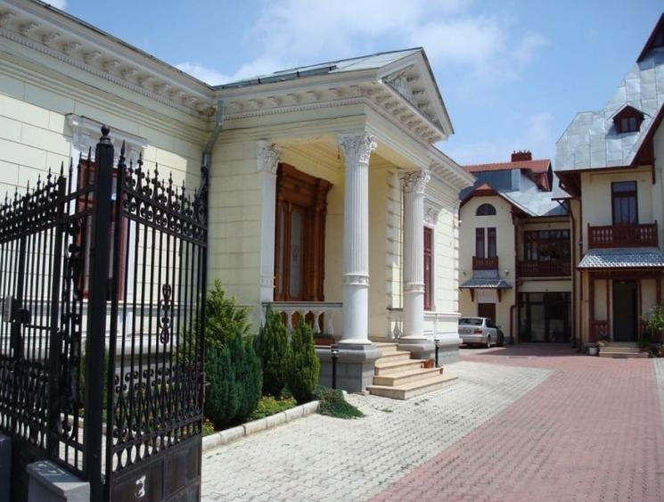 Vila cu arhitectura si teren 500mp - 3