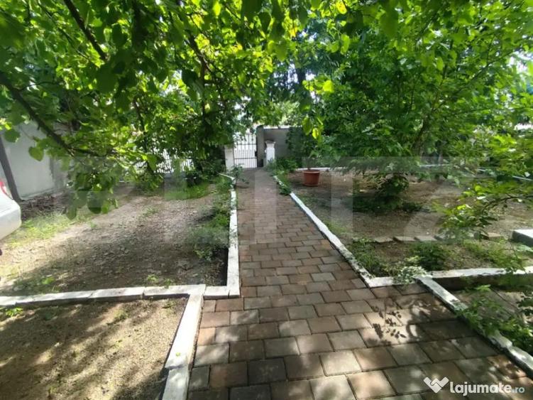 Casa de vanzare, cu 4 camere, 147 mp, zona Pacurari - 2