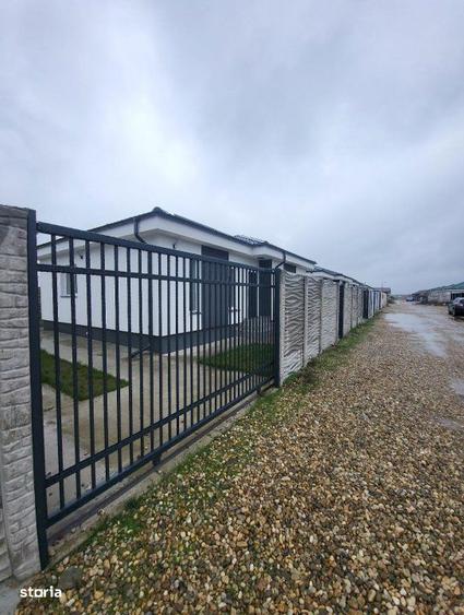 Casa moderna pe parter-zona linistita,ideala pentru familie - 1