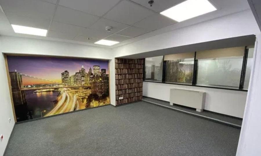 Nerva Traian-Unirii -spatii birouri - sup200 mp  - pret 3520 euro pe luna+tva - 7