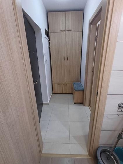 Inchiriez 1400 Ron - Vand 49.000 Eur garsoniera decomandata 30 m. - 3