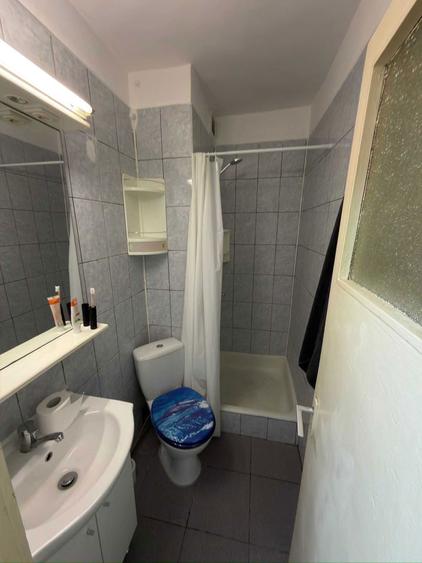 Garsoniera Pajura, 32 mp, transport in fata blocului, metrou Jiului, zona completa - 2