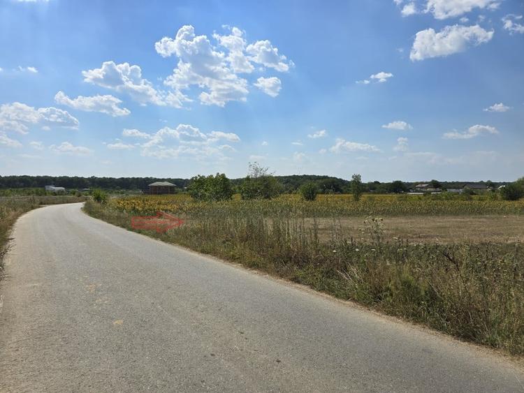 Teren intravilan 6525mp, plata in rate, 9 loturi, asfalt - 1