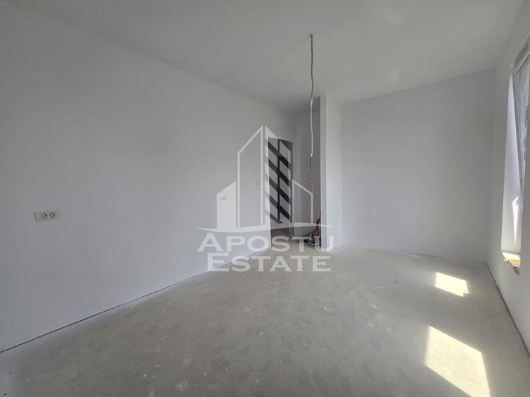 Jumatate de duplex pe parter cu 3 camere si 2 bai, Sag - 6