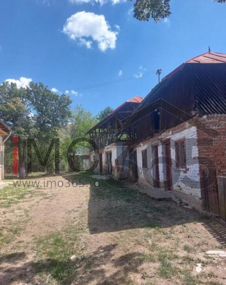 Casa veche si teren Izvorani - toate utilitatile - 3