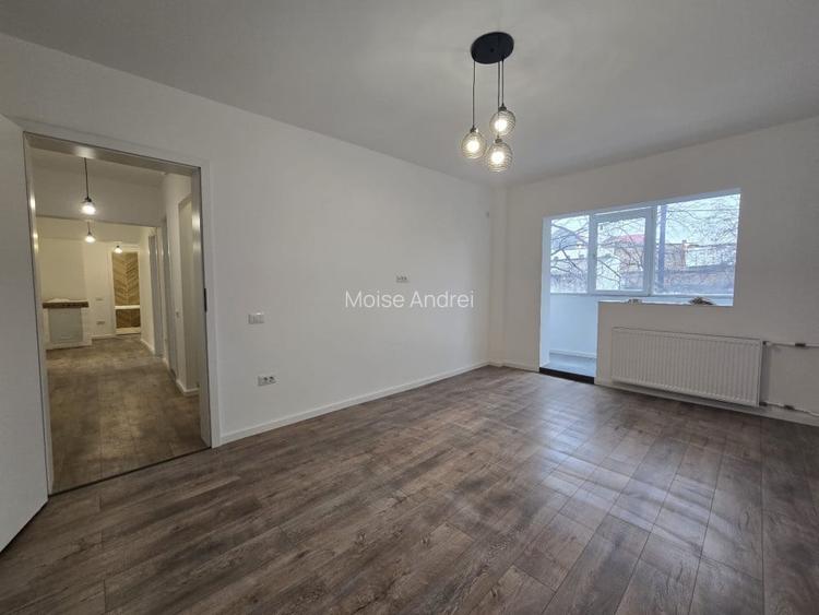 Apartament cu 4 camere semidecomandat în 1 Mai Apartament cu 4 camere semidecomandat în 1 Mai