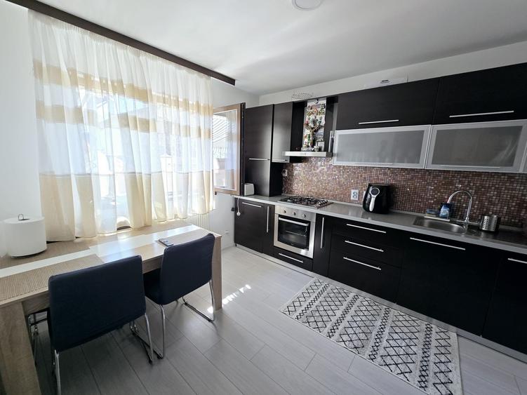 Vila tip duplex MOBILATA SI UTILATA - 4 camere - 2 bai - str asfaltata - 2