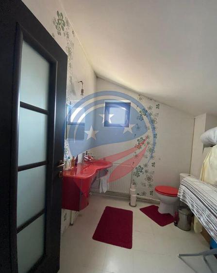 CASA DEOSEBITA APROAPE DE PROMENADA IN EUROCARTIER - 8