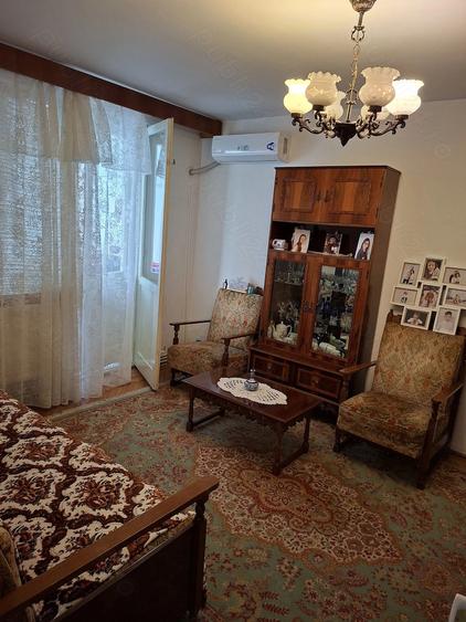 Proprietar, vand apartament 3 camere, etaj 3,supraf. 60 mp, - 2