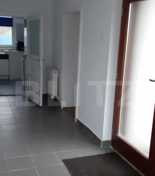 Casa de locuit cu spa?iu comercial venit pasiv lunar, - 1