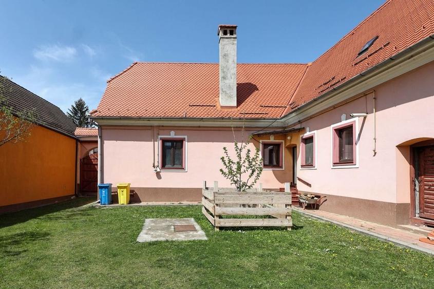 Casă Săsească Autentică cu Șură Impresionantă în Cristian – Teren 2729mp - 7