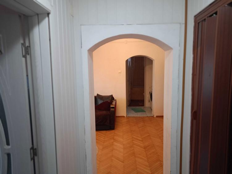 Inchiriez apartament 2 camere - 4