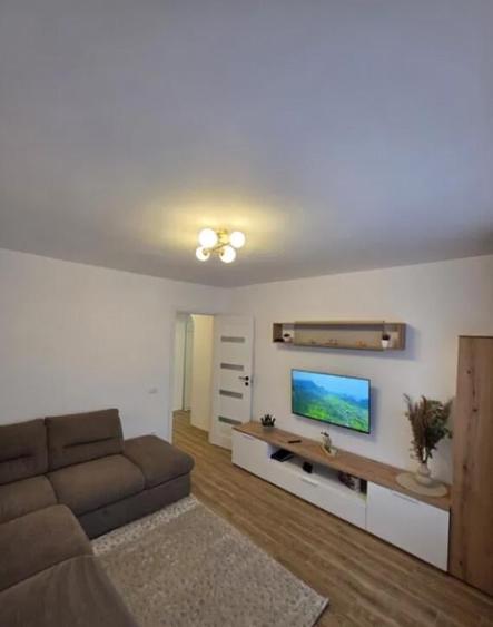 Apartament 2 camere, decomandat - zona Bartolomeu - 1