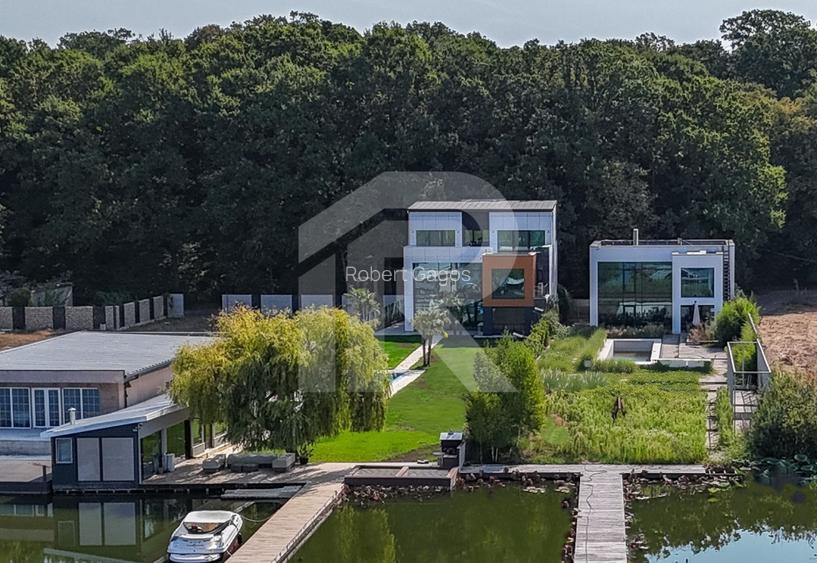 Pe Malul Snagovului, Unde Luxul Devine Cotidian