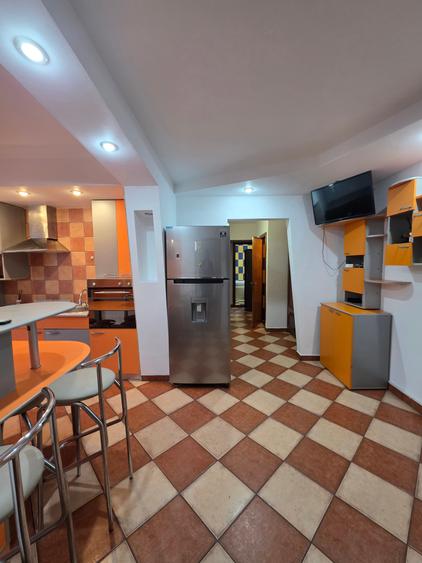 Titan,str.Ciucea,7 minute metrou 1 Decembrie 1918 - 7