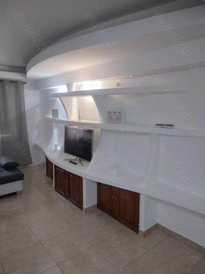 Inchiriez apartament zona 9 mai - 3