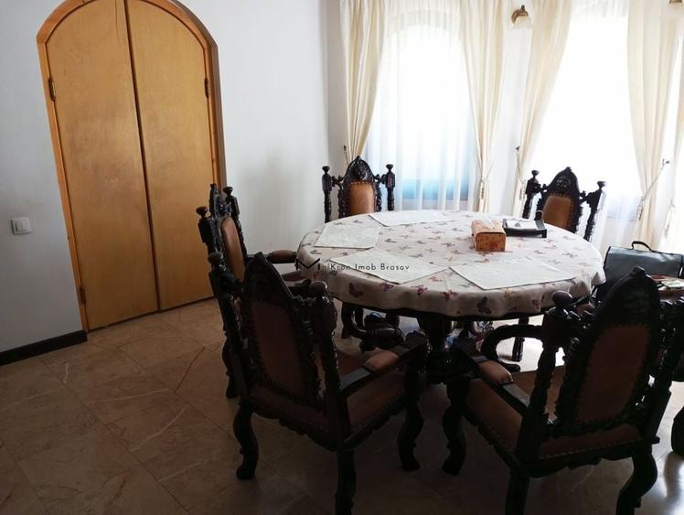 🏡 Proprietate exclusivistă cu 2 case, piscină și sală de fitness - 11