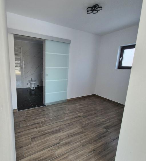 Proprietar vand vila in Hlincea ,posibil schimb cu apartament si dif. - 1