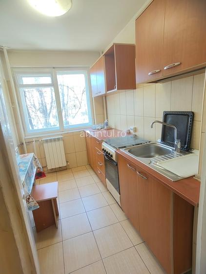 Romancierilor metrou drumul taberei 3 camere inchiriere
