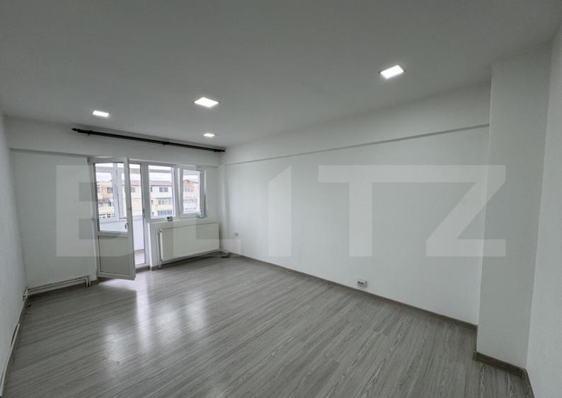 Garsoniera 30 mp, zona 9 Mai - 9