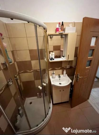 Garsonieră decomandată în Noua