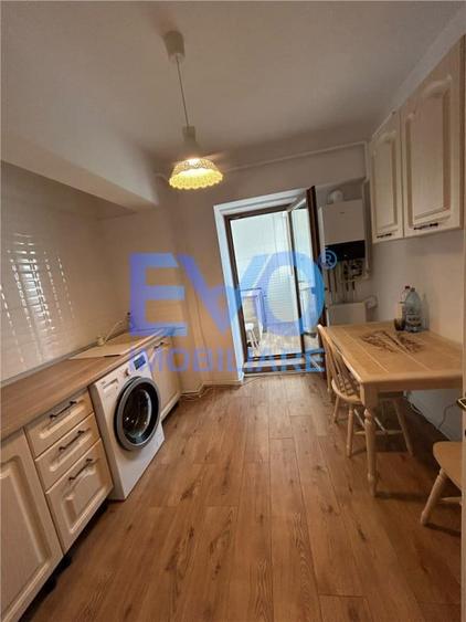 Apartament cu 4 camere decomandat în Păcurari