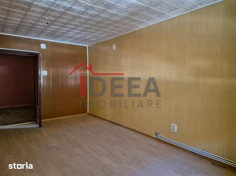 Apartament cu 4 camere semidecomandat în Central