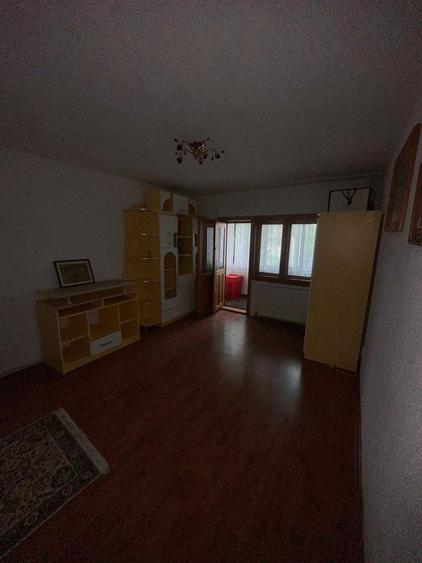 Apartament cu 3 camere decomandat în Burdujeni