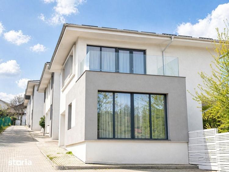 Casă cu 4 camere cu Teren 330 Mp în Podu Roș