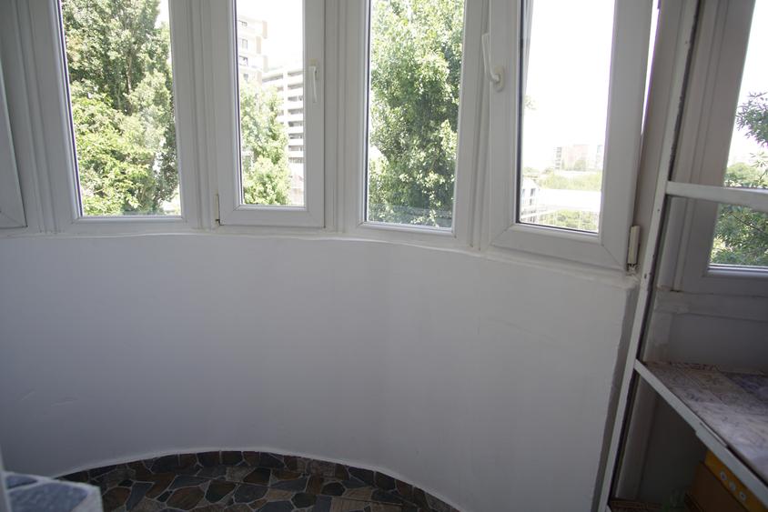 Garsonieră decomandată în Costin Georgian