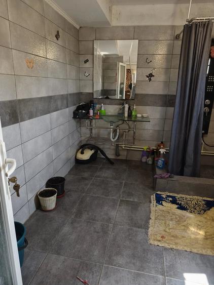 Casă cu 2 camere cu Teren 3000 Mp în Central