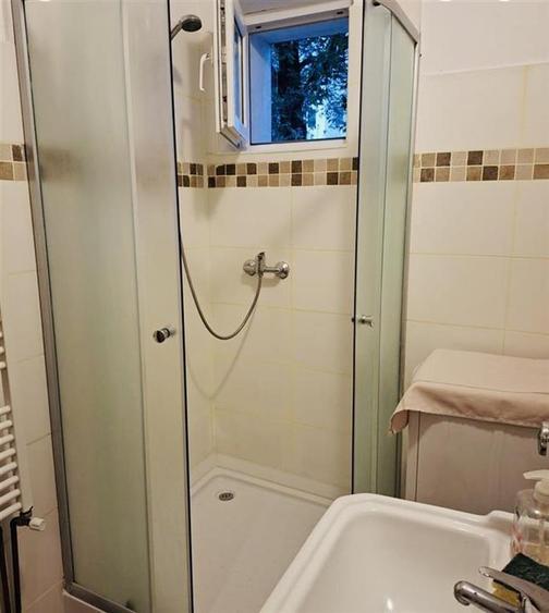 Apartament cu 2 camere nedecomandat, mobilat în Central